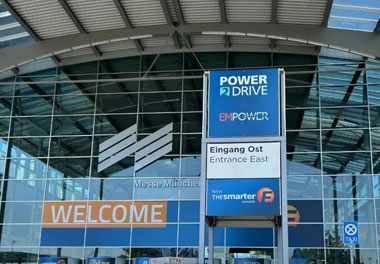 走出中国，亮相世界！赢咖娱乐新能源闪耀欧洲智慧能源博览会(图2)